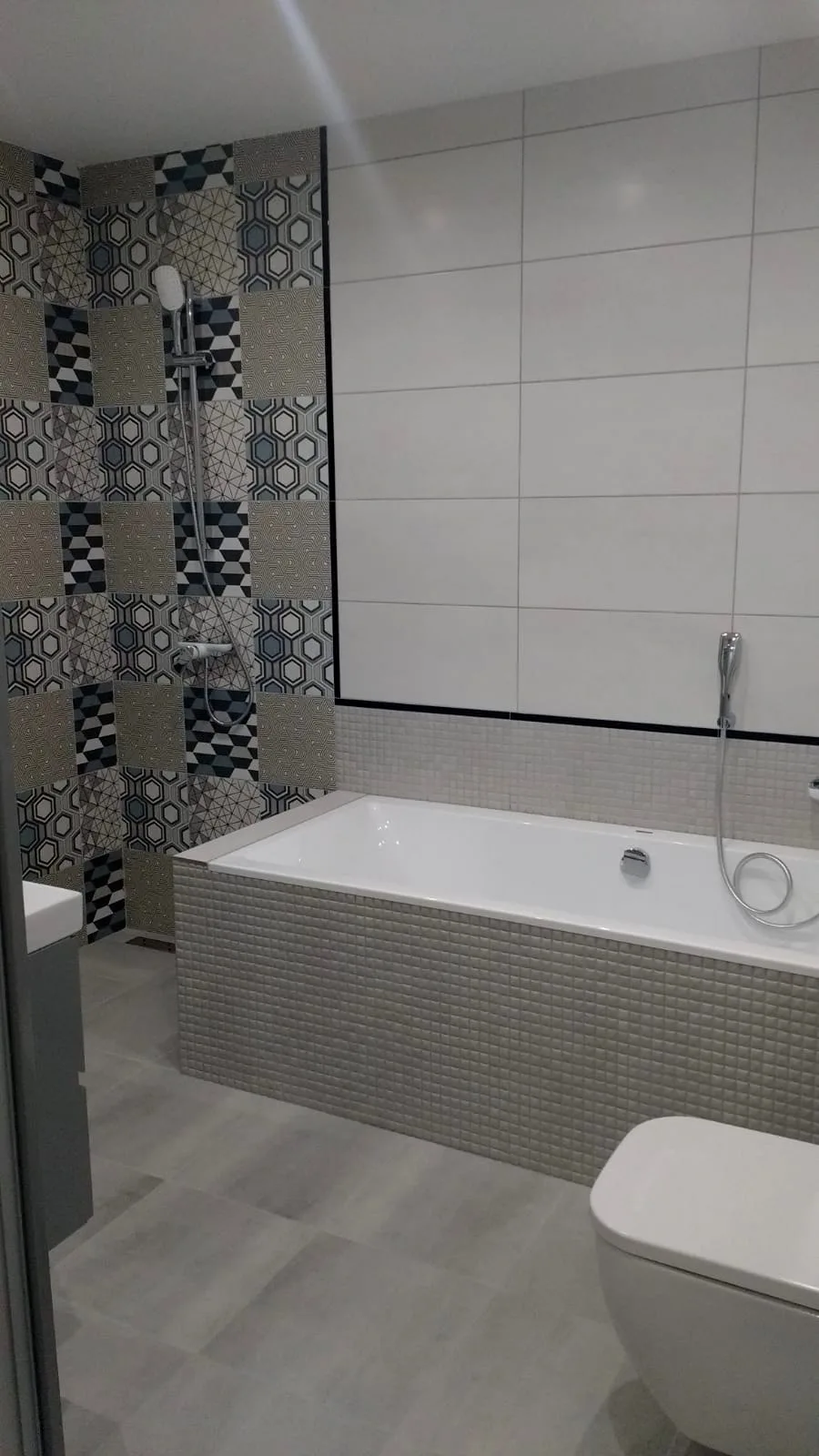 Łazienka w geometrycznych kształtach